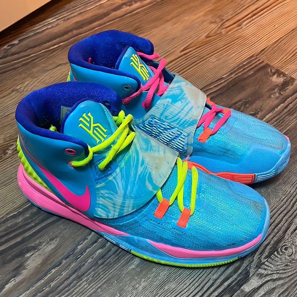 Nike Kyrie 6 pool basketball shoes • size 7y